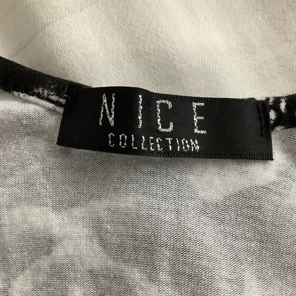 Nice Collection Skull Print Blouse.  Size M - Picture 5 of 6